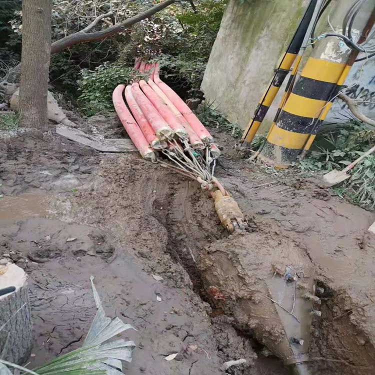 高坪拖拉管